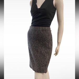 St. John Couture Tweed Metallic Thread Knit Knee Length Skirt Sz 8 *hole*